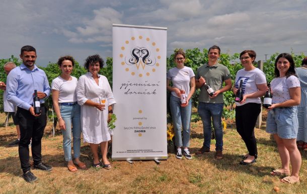 3.Pjenušavi doručak Srijem 2022 (2) organizatori i vinari