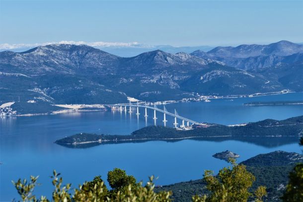 Peljeski most