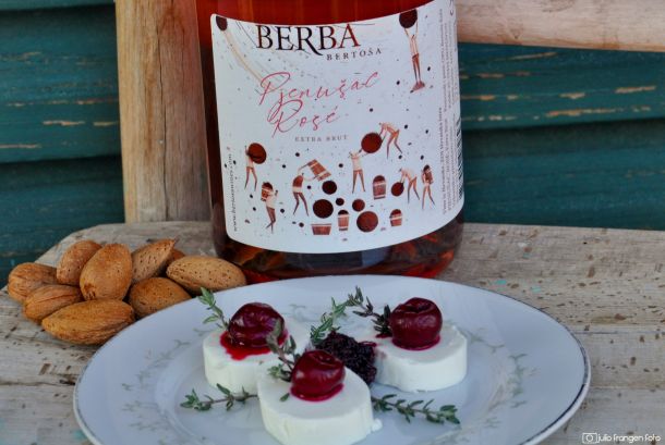 pjenusac rose Bertosa bademi
