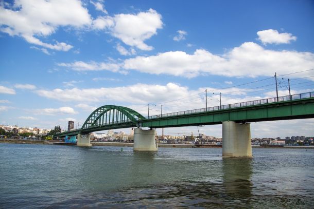 belgrade-serbia-2022-04-13-23-09-32-utc