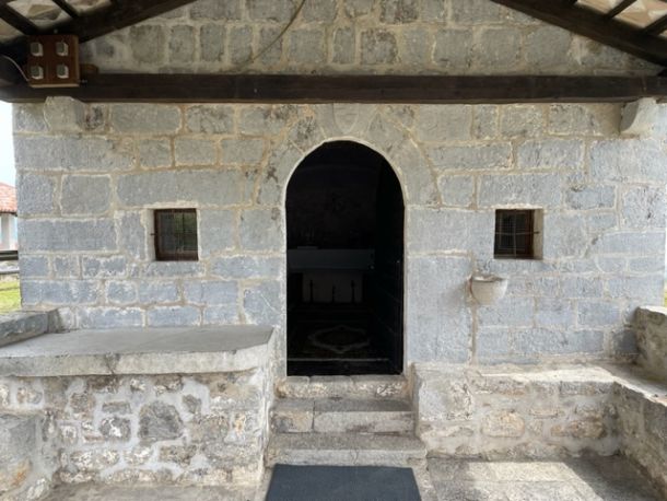srednjevjekovna crkvica veprinac