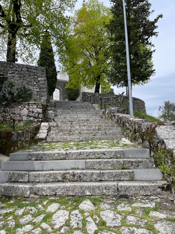 stepenice do zvonika veprinac