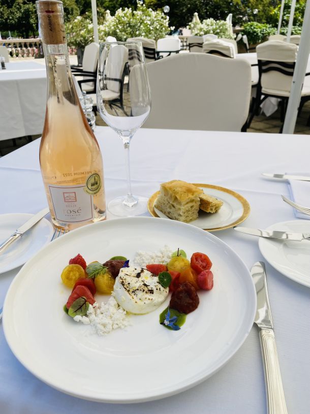 Cabernet sauvignona Pinot crni rose premium vino