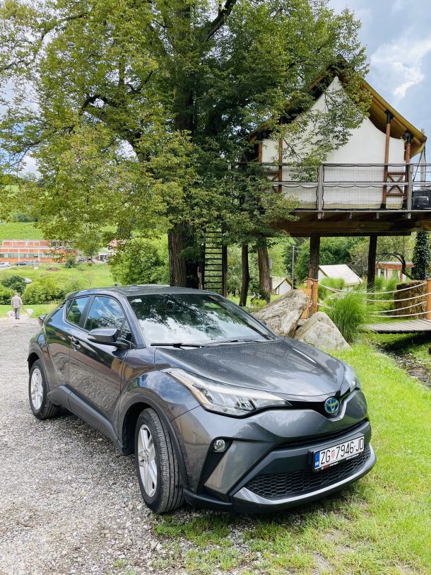 toyota hybrid chr autmatic 1.8