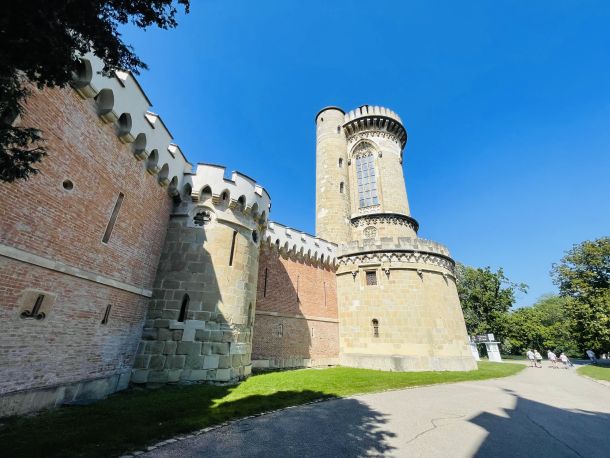 viteski srednjevjekovni dvorac Franzensburg laxenburg austrija