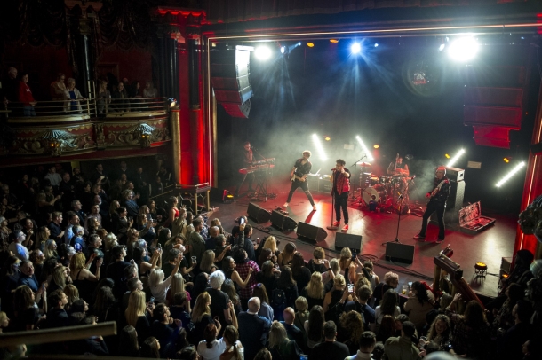 crvena-jabuka-koncert-london-1