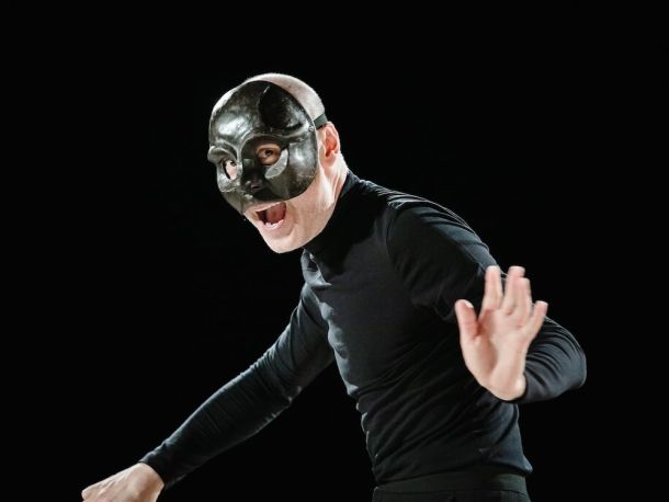 recentija predstava maske olga vujovic