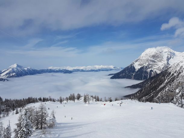 cerklje skijaliste s pogledom