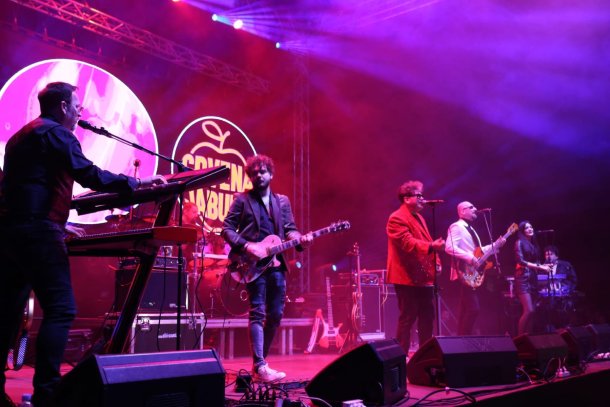crvena-jabuka-koncert-split-1