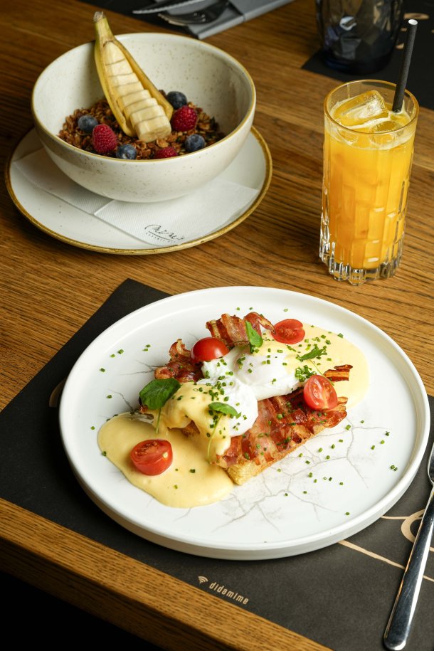 mime-brunch-2
