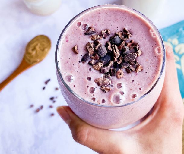 smoothie rabarbara naranca jagoda banana dorucak