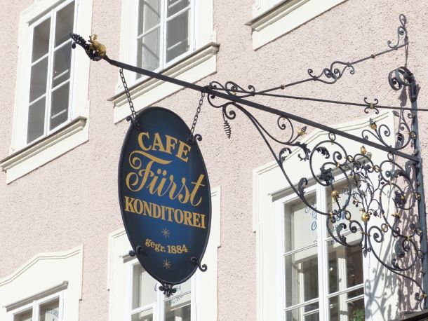 salzburg cafe furst  mozart kugle original furst